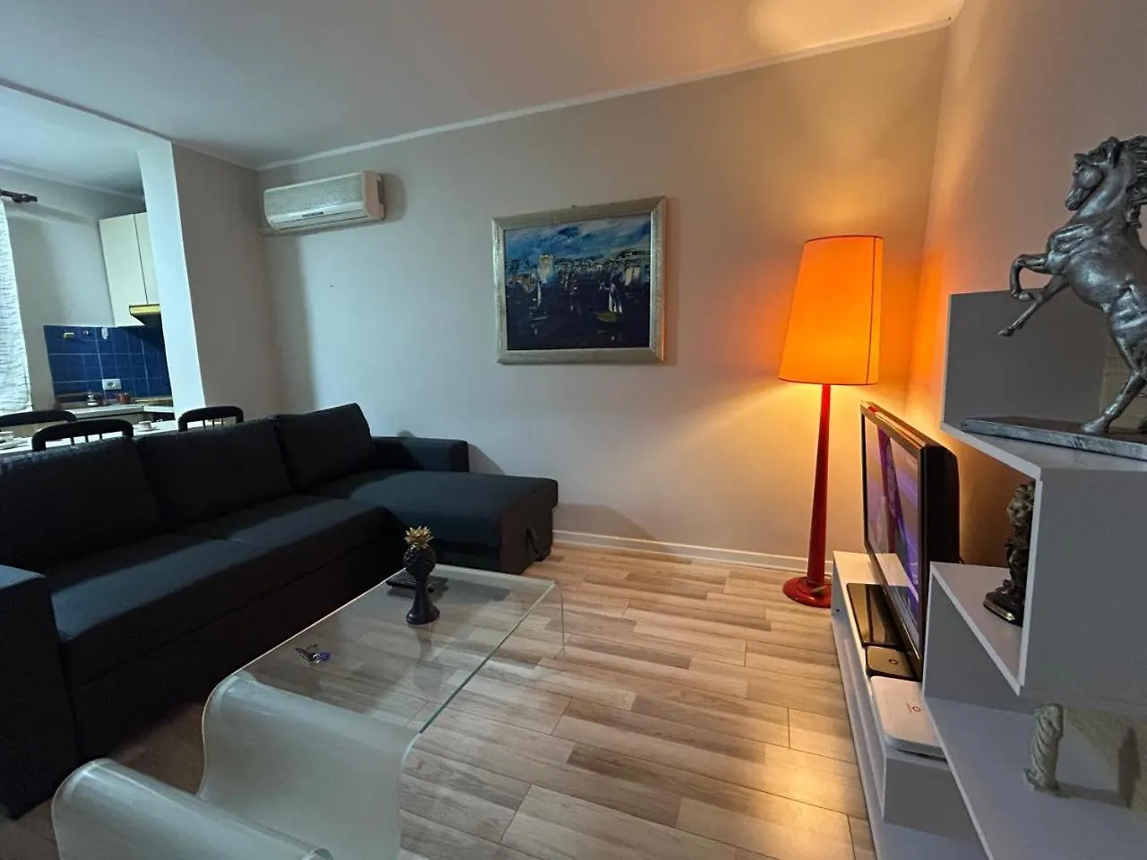 Apartman Alle'S M Shyri Accommodations Tirana